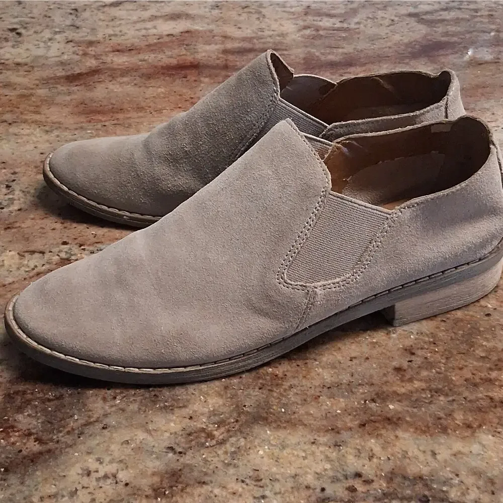 Crown Vintage Women's Beige Suede Slip-On Loafers Round Toe Elastic Gore 7.5